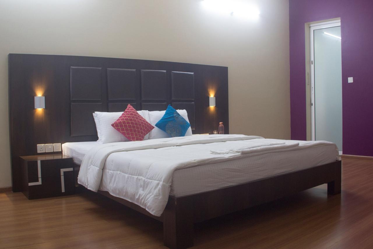 Amanora Park Town Bed & Breakfast Pune Eksteriør bilde