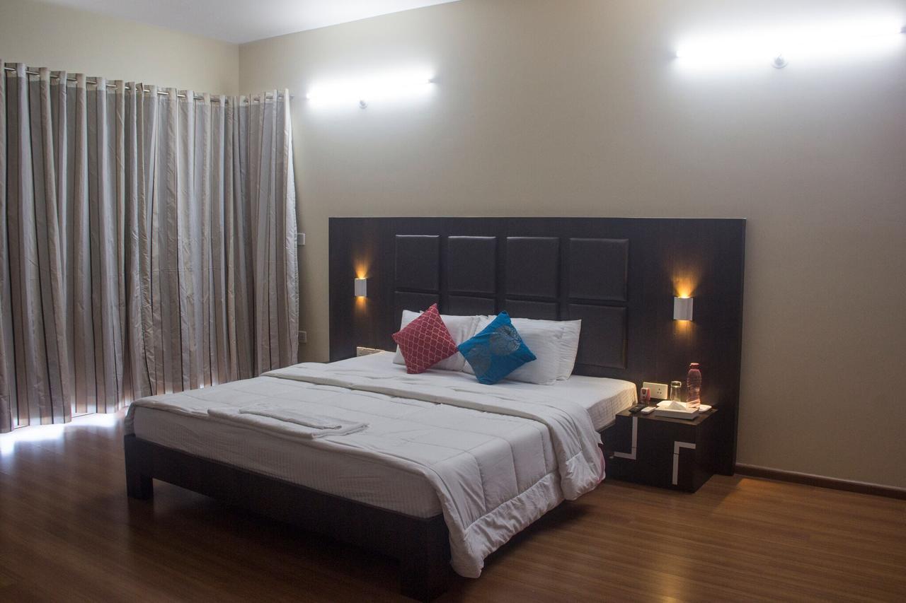 Amanora Park Town Bed & Breakfast Pune Eksteriør bilde